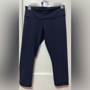 Lululemon Cropped Leggings size 8 navy blue